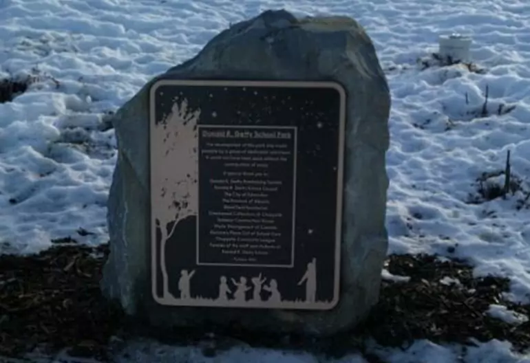 Behrends-Group-slider-projects-chappelle-playground-plaques-03-770x528px